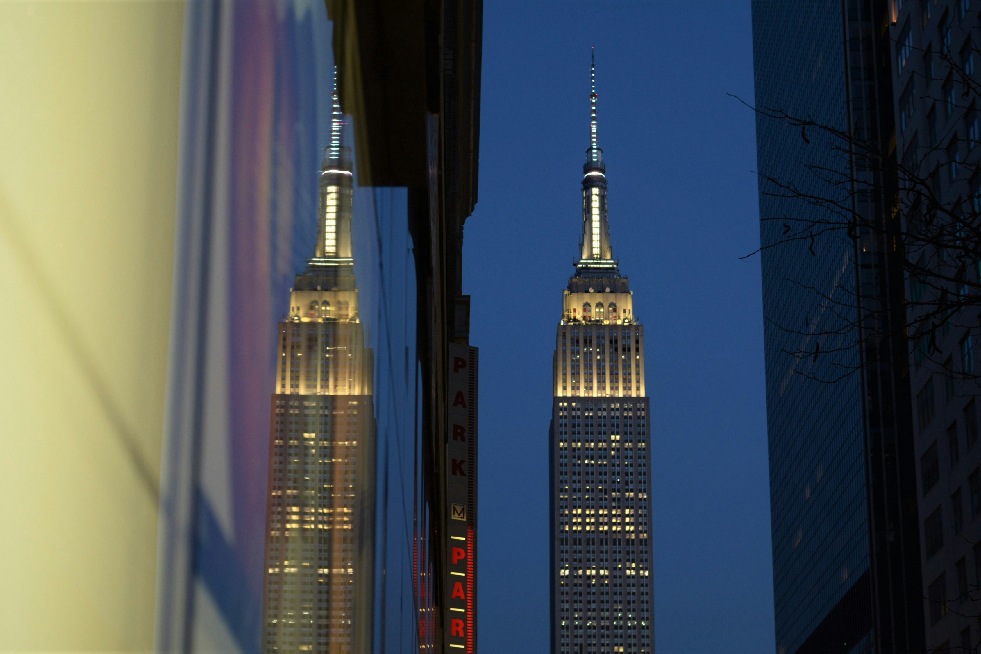 Rascacielos Empire State Building de Nueva York, emblemático del mercado de valores de EE. UU. y el fondo de renta variable americana.